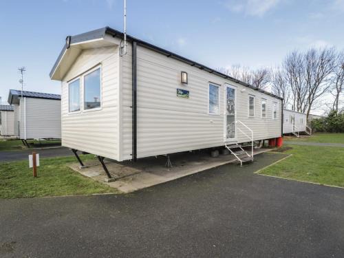 Prestatyn House | Lido Silver Plus 111