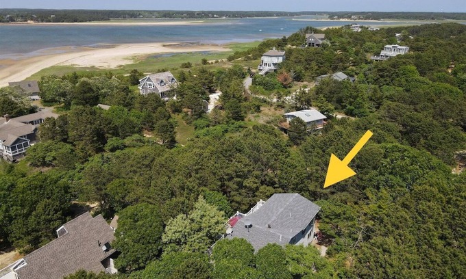 Wellfleet House | Lieutenant's Island Treehouse Getaway