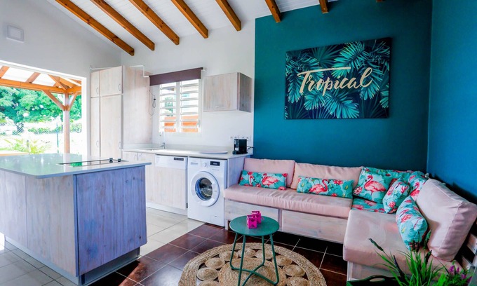 Sainte-Anne Cottage | - Life in pink -
