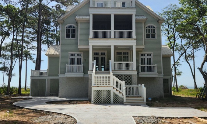 Melrose on the Beach House | Life's A Beach. An outstanding 5 bedroom home located on a unspoiled island.