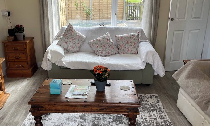 Midhurst House | Light and Spacious Country Accomodation