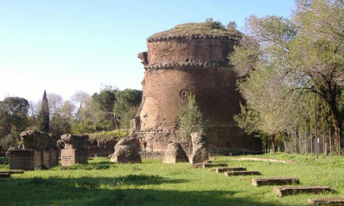 Prenestino-Labicano Apartment | Light House