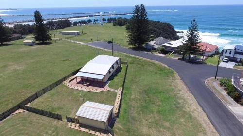 Yamba House | Lighthouse Cottage Pilot Hill