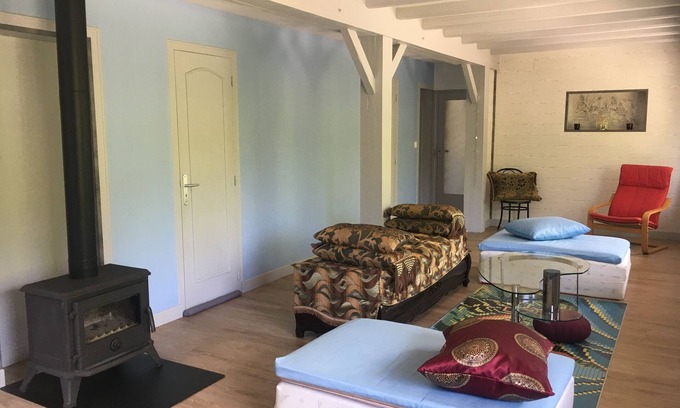 Gesvres Bed & Breakfast | LILIUM SAUVAGERE room