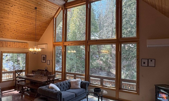 Yosemite West Cabin | Lily of the Valley: Big Wall. Yose Reservations, Breakfast, Central, Forest View