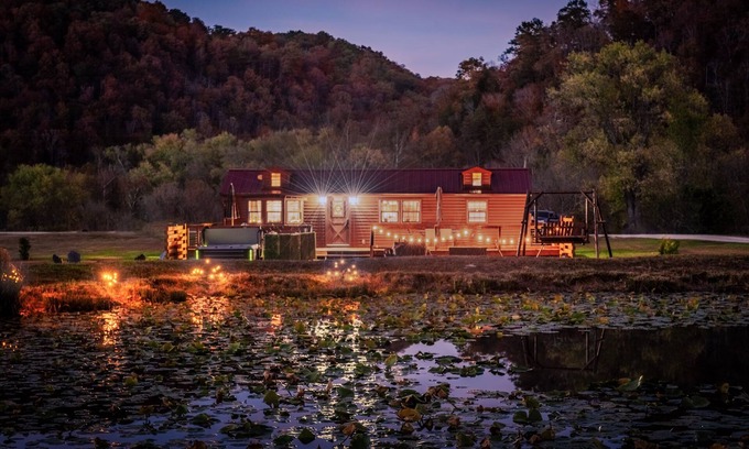 Stanton Cabin | Lily Pad Bungalow - Red River Gorge, Slade KY