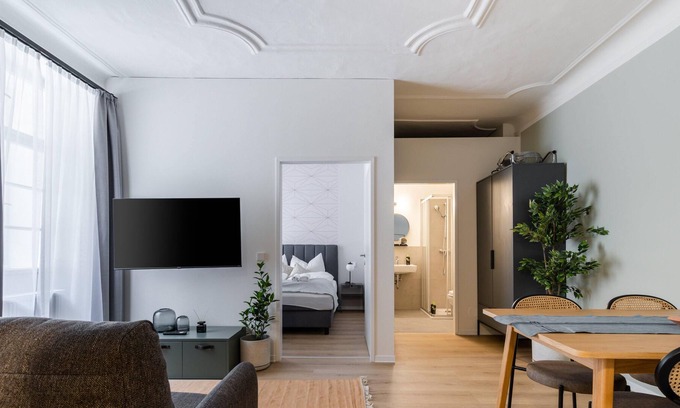 Klagenfurt am Woerthersee Apartment | limehome Klagenfurt Goessgasse | One-Bedroom Suite