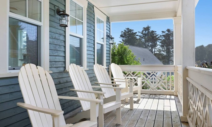Olivia Beach House | Lincoln City: Family Beach Cottage Hot Tub & Pool