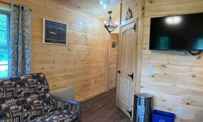 Lincoln Cabin | Lincoln Log Cabins- Momma Bear