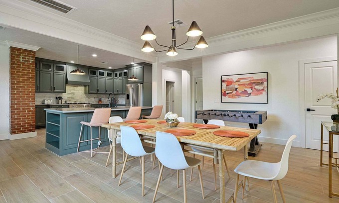 Central Oklahoma City House | Lincoln Luxury for Families or Large Groups – Prime Location Near OUHSC & Downto
