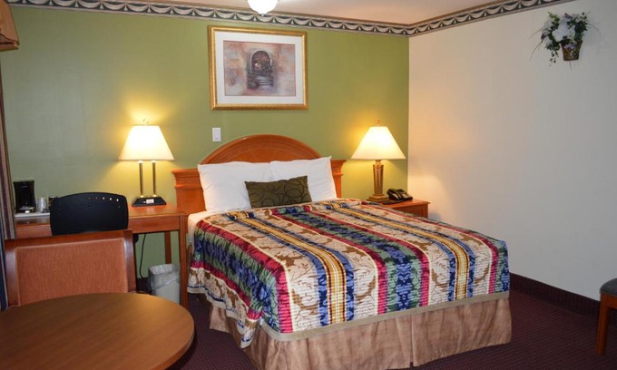Sturgeon Falls Hotel | Lincoln Motel