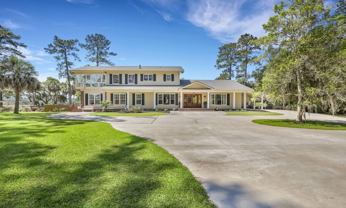 Bluffton House | Linden Waterfront Retreat
