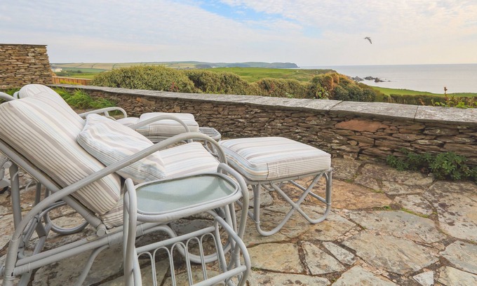 Thurlestone Cottage | LINKS COTTAGE, family friendly, with open fire in Thurlestone