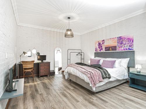 Centurion Bed & Breakfast | Links & Lavender