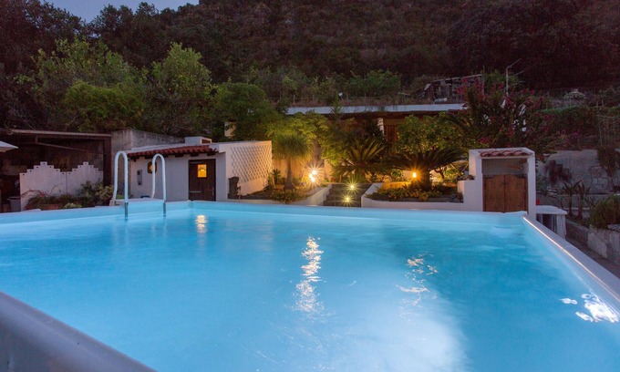 Canneto Villa | Lipari-Aeolian house surrounded by the sea garden