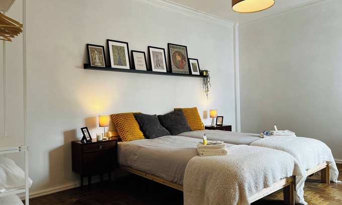 Santa Clara Apartment | Lisbon - Low Cost - Airport - Subway