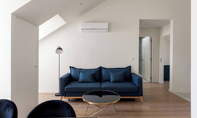 Linda-a-Velha Apartment | Lisbon Nest 2BR - Two Bedroom Apartment, Sleeps 5