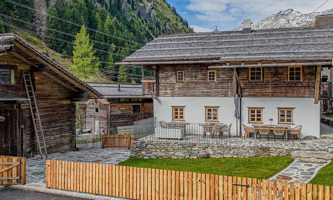 Matrei in Osttirol Ski Chalet | Listed houses for groups