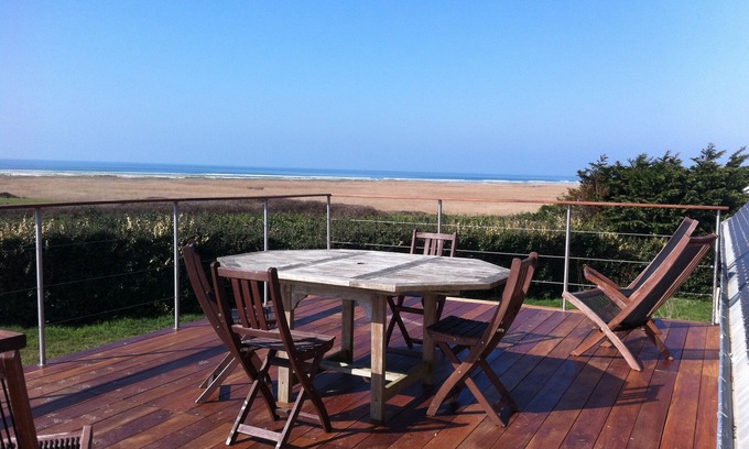 Treogat House | Listed site - full sea view and reed beds
