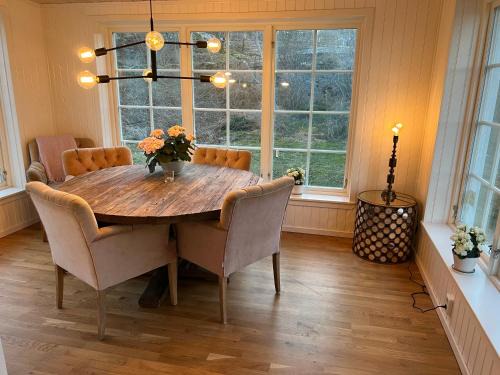 Saro House | Litet charmigt hus på hästgård