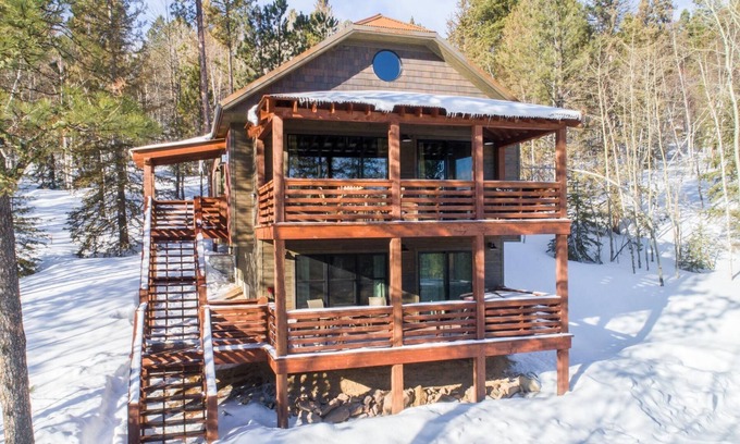 Deadwood Cabin | Little Badger Lodge at Gilded Mountain