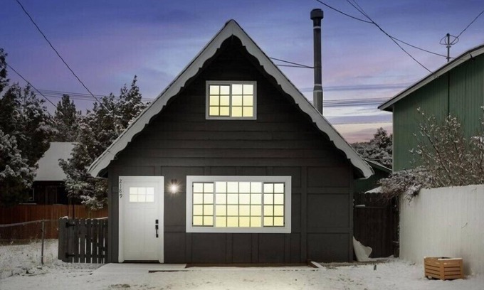 Woodlands Cabin | Little Bear Chateau - Modern, Updated Cabin, Deck, Barbecue