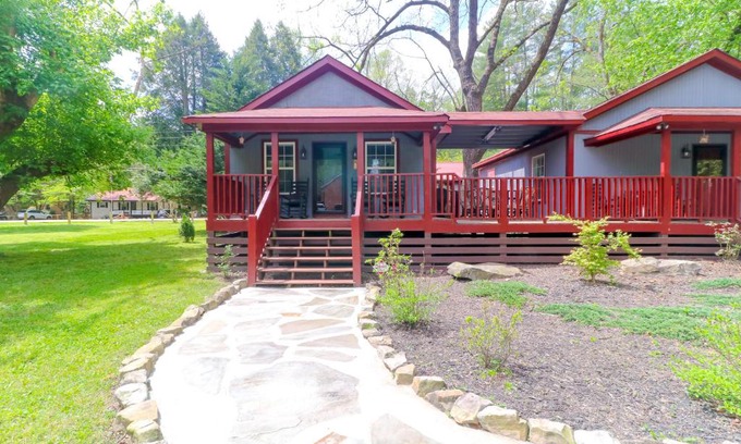 Helen Hotel | Little Bear Retreat 2