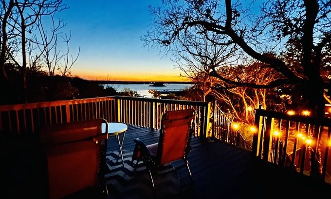 Volente Cottage | Little Big Sunset In Private Oasis