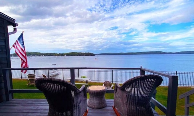 Colchester Cabin | Little camp w/ Private Beach, Beach Toys & Large Yard