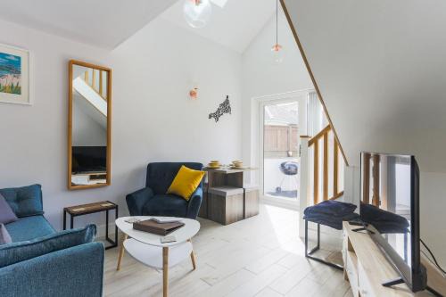 Playing Place House | Little Cedars House