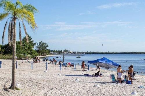 Ruskin Apartment | Little Harbor Resort #306 Tampa Bay FL Beach, Bayside, 2 Pools