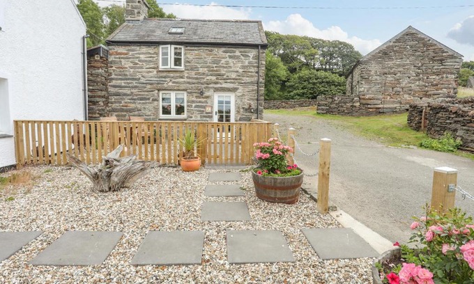 Talsarnau House | Little House