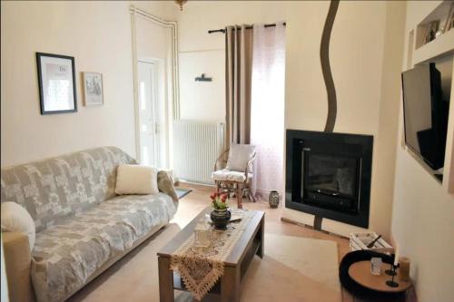 Mavromati Apartment | Little House