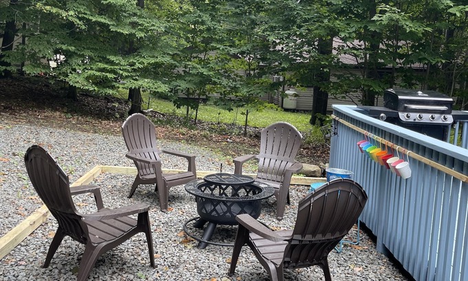 Pocono Summit House | Little house on the summit- relaxing getaway