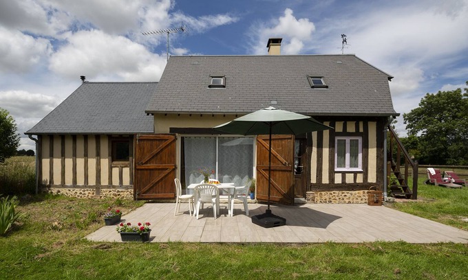 Les Bottereaux Cottage | Little Normandy, charming cottage, surrounded by nature, 3 minutes from the pool