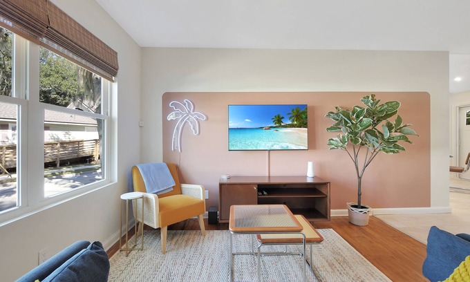 St. Augustine House | Little Palm Bungalow close to downtown and the beach