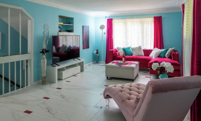 University Heights Apartment | Little Paris -5 star retreat