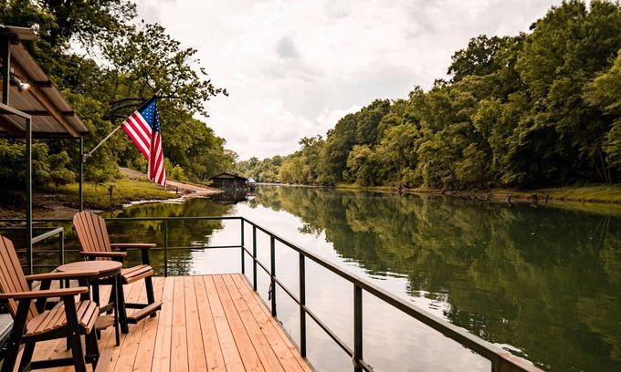 Heber Springs Cabin | Little Red River Cabin for a perfect fishing getaway for the whole family!