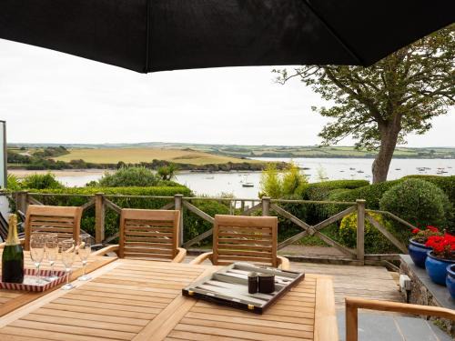 Rock House | Little Strand