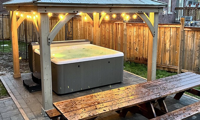 Durham Region House | Live Large in 7BR, 5Bath Home with Hot Tub, Pool, Patio & More