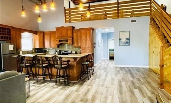 Port Mansfield Condo | Live Life Lavishly at Mildred's Manor 1. 2 Bdrm + Loft/3 bath. 5Beds/Sleeps 10.