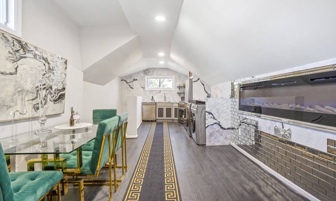 Atlanta House | Live like a King