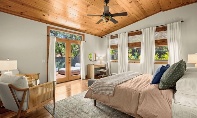 South Lamar House | Live Oak Hideaway, Live Oak Hideaway | ATX | 78704