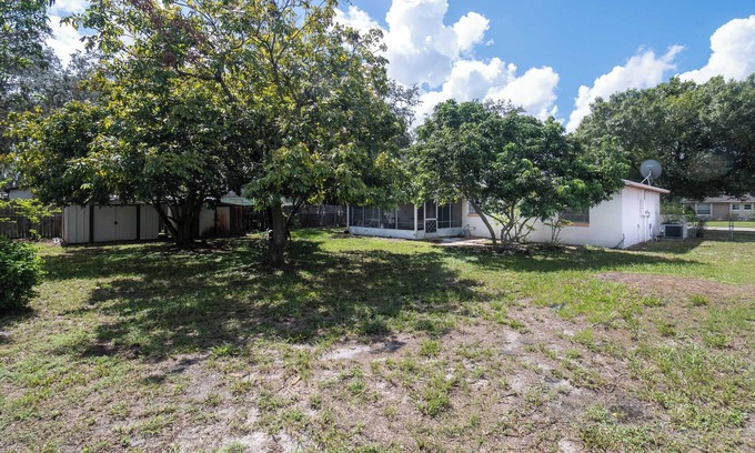 Winter Haven House | Live Oak Oasis - Getaway Close to Legoland! Sleeps 8 Guests, Fenced yard, Games