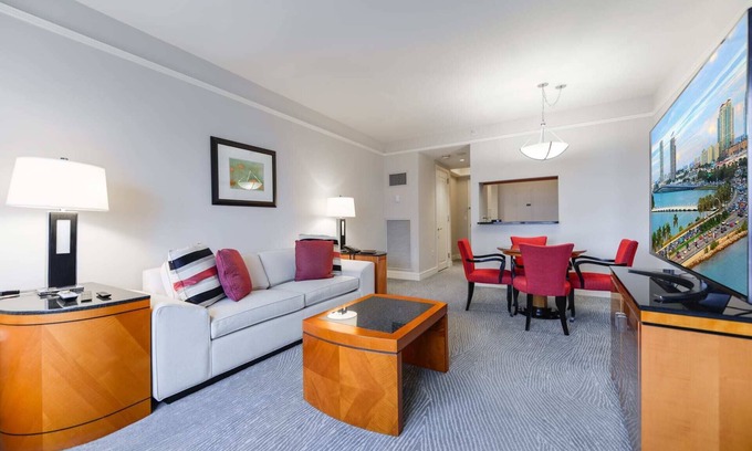 Brickell Apartment | Live the Miami Experience in an Exclusive Condo 4S