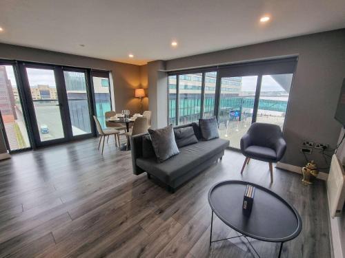 The Docks Apartment | Liverpool Dockside Apartment by City SuperHost