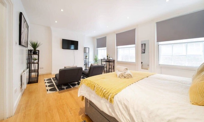 London City Centre Apartment | Livestay Studio Apartment on Covent Garden*2