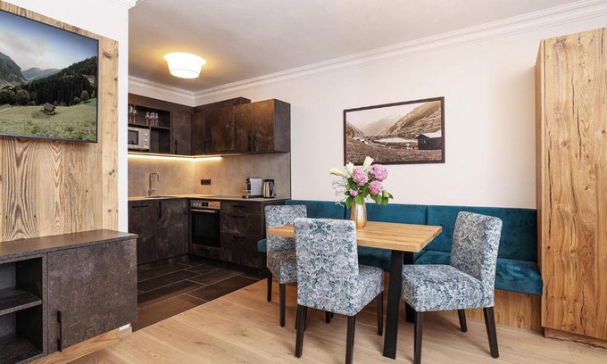 Unterberg Apartment | Living Central