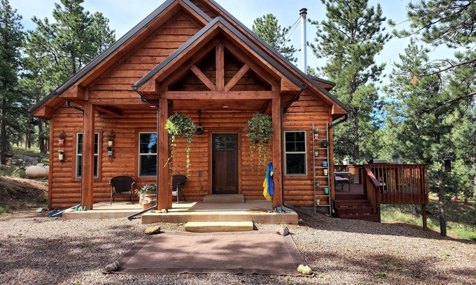 Westcliffe Cabin | Living the simple life. Quaint Westcliffe cabin nestled within Colorado 14ers .