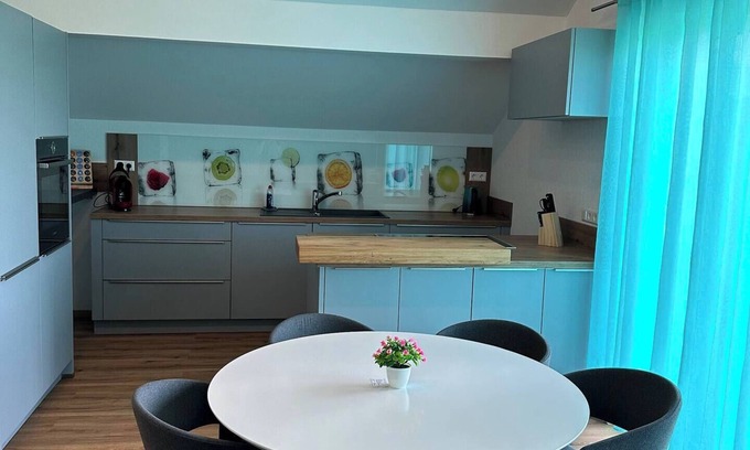 Korntal-Munchigan Apartment | LivingMe Cozy 3 rooms to relax in